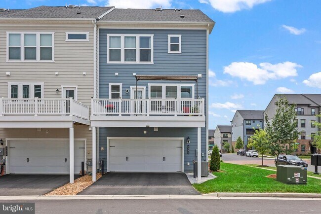 Photo - 1680 Dunnington Pl