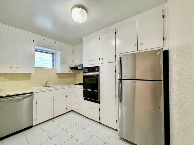 Photo - 3420 Mt Vernon St Unit 8