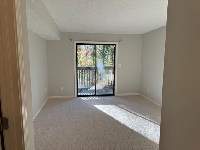 Photo - 305 Dunbar Dr