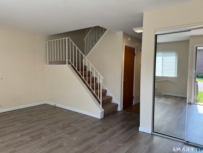 Photo - 330 Merwin Ave Unit F4