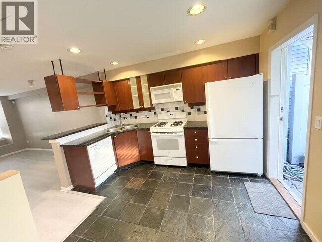 Photo - 7489 Magnolia Terrace