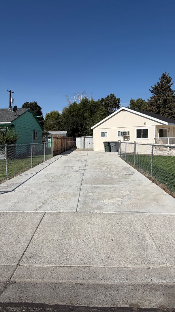 Photo - 809 Willard Ave