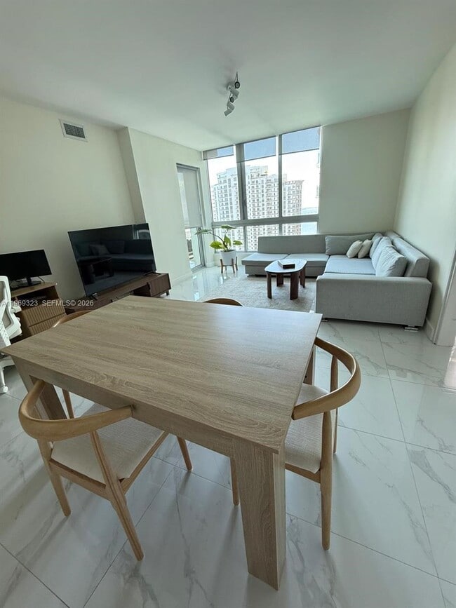 Photo - 300 S Biscayne Blvd Unit T-2806