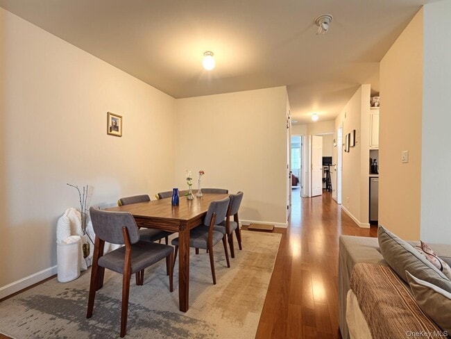 Photo - 77 Leeward Ct