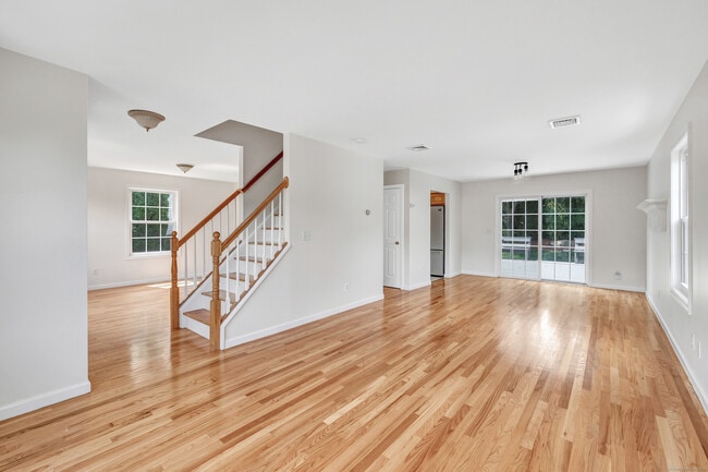 Photo - 18 Kathryn Dr