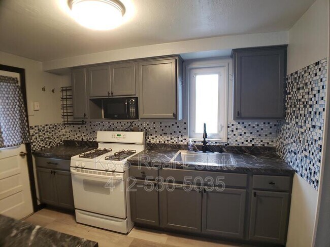 Photo - 1112 Jacks Run Rd