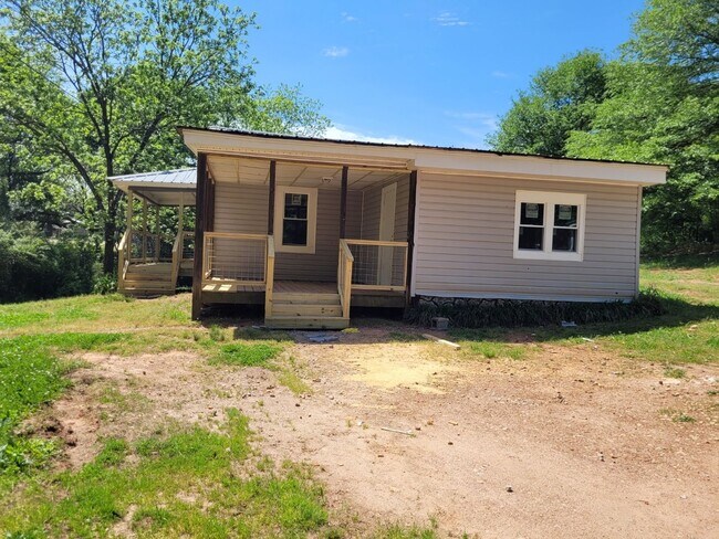 Photo - For Rent: Franklin Co – Royston, GA – Two Bedroom and One Bathroom Single Family Home - Very Conv...