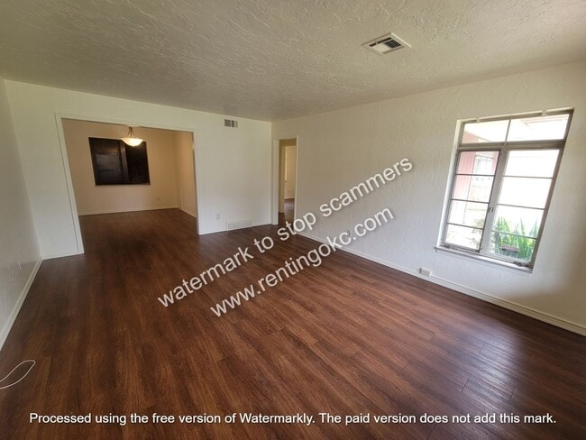 Photo - 3 OR 4 bed ready to go!