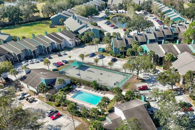 Building Photo - Seville on the Green