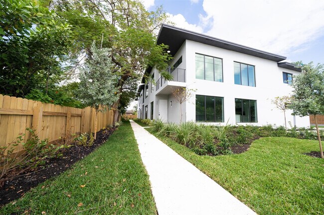 Photo - 333 NW 41st St