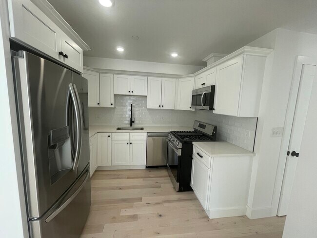 Photo - 23 Hyde St Apartments Unit 3