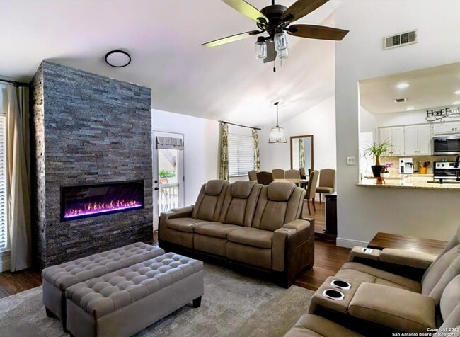 Photo - 2934 Burnt Oak St