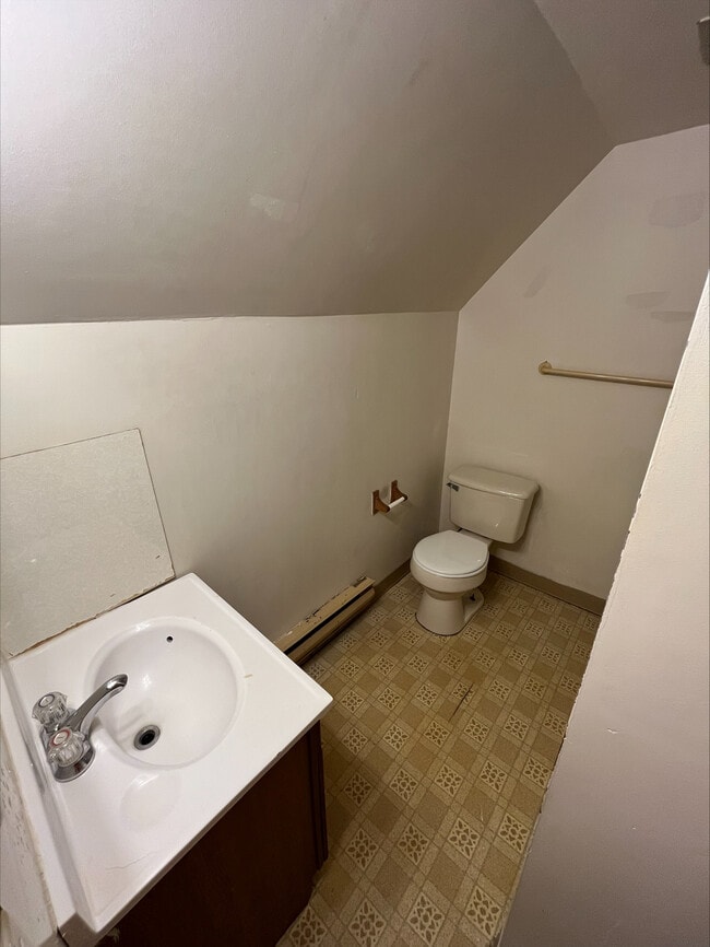 Photo - 15 S Walnut St Unit 4