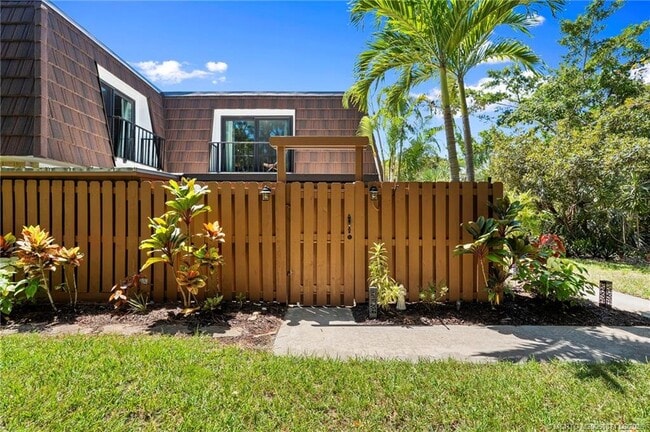 Photo - 5616 SE Riverboat Dr