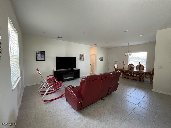 Building Photo - 5640 SW 117th Lane Rd Rental