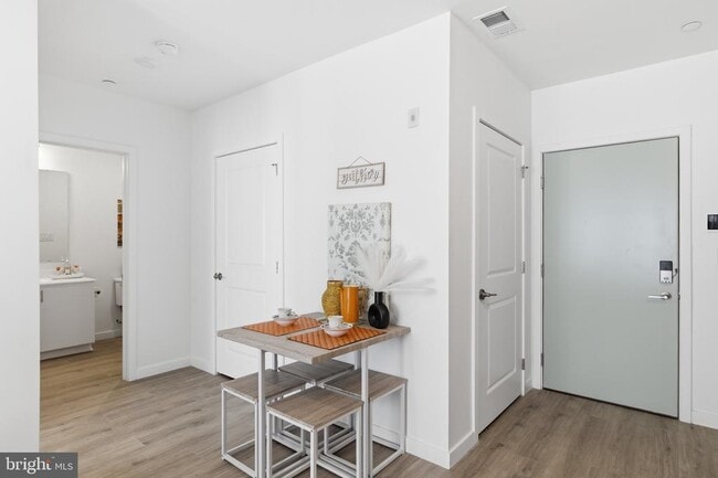 Photo - 915 N Broad St Unit 301