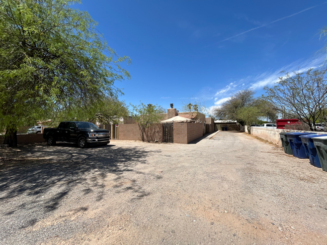 Photo - 2337 N Dodge Blvd Townhome
