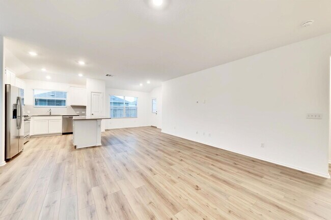 Photo - 113 River Rise Rd