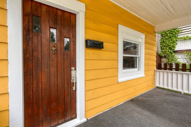 Photo - 119 Semmens St