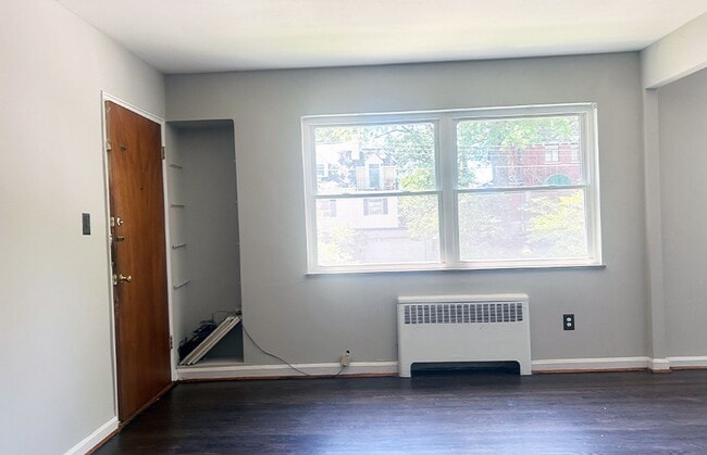 Photo - 458 Wood Ave Unit 458-04