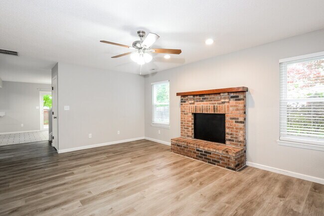 Photo - 710 Millbrook Dr