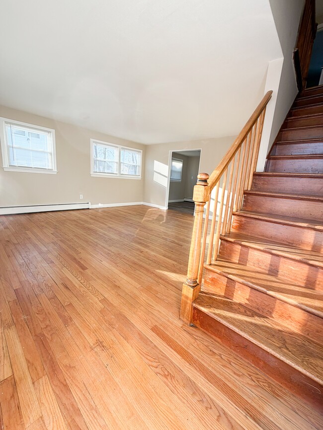 Living room overview - 10 Greenbrier Dr
