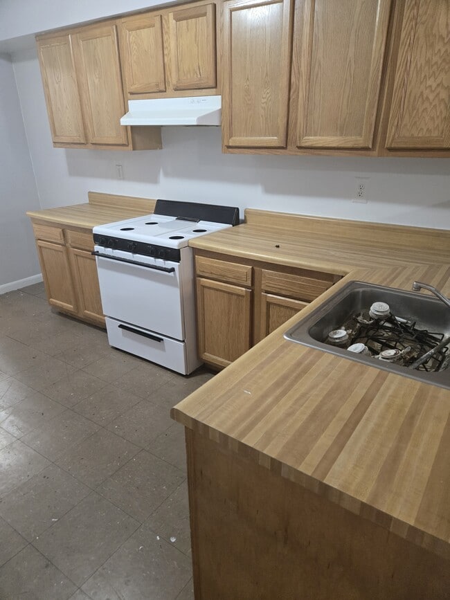 Building Photo - 3609 N 21st St Unit B