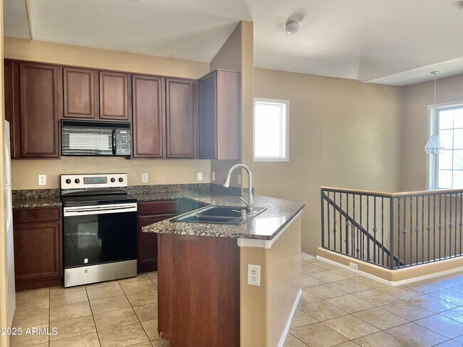 Photo - 4075 E Windsor Dr