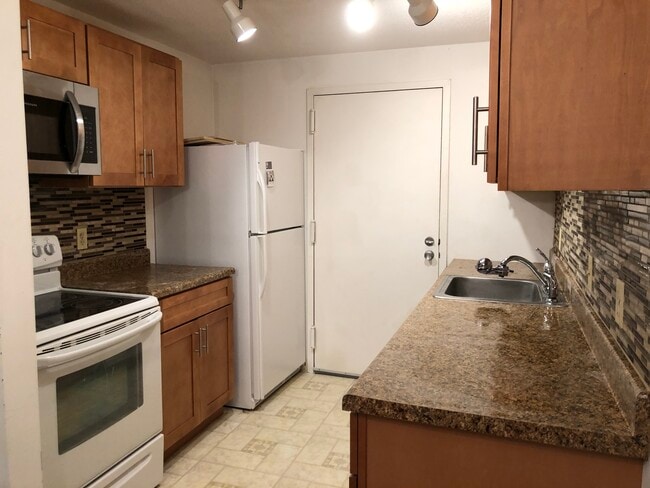 Photo - 13 Village Rock Ln Unit 23