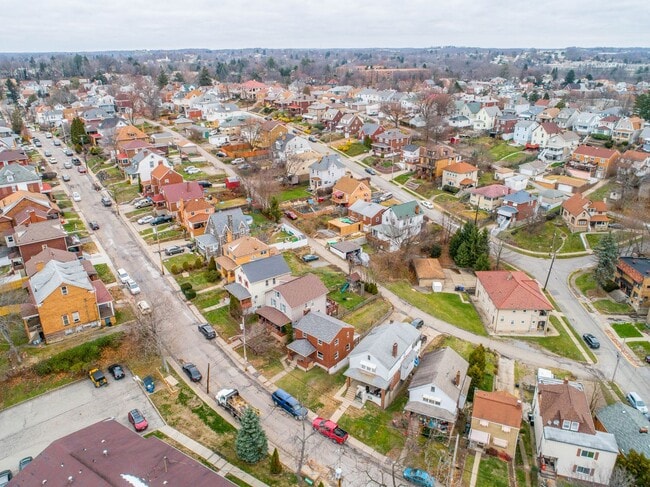 Photo - AVAILABLE MID-MARCH! Don’t miss this STUNNING 3 BEDROOM BRICK HOME LOCATED IN WEST VIEW!