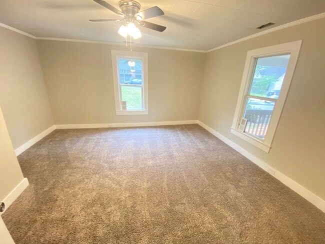 Photo - Fully Renovated 2bd/1ba House close to Downtown & I77