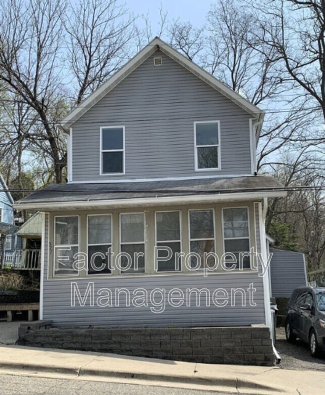 Photo - 527 E Hickory St