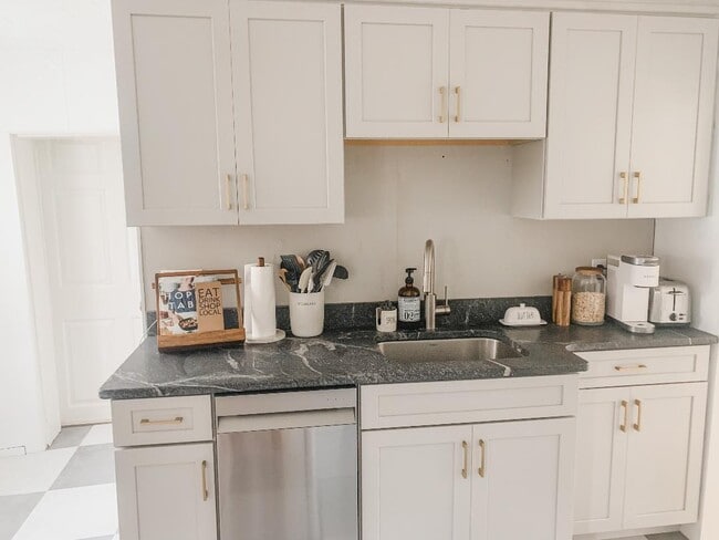 Photo - 1474 Heidelberg Ave