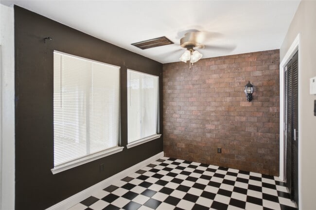 Photo - 3223 S Briar Knoll Dr