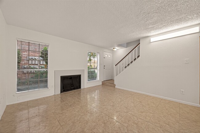 Photo - 3100 Jeanetta St Unidad 302