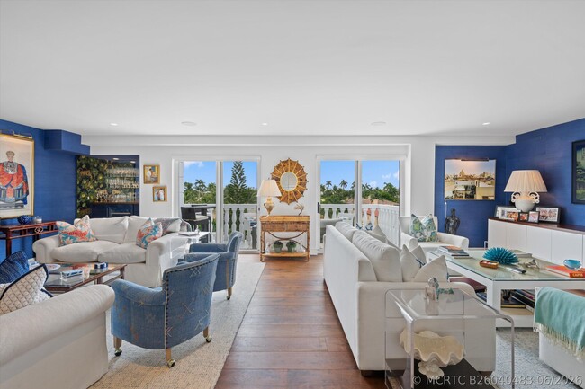330 Cocoanut Row Unit 5b