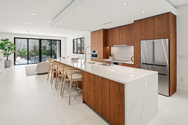 Photo - 2984 Coconut Ave