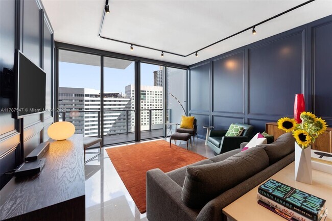 Building Photo - 88 SW 7th St Unit 1708 Rental
