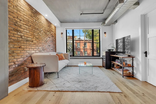 Building Photo - 150 Richardson St Rental