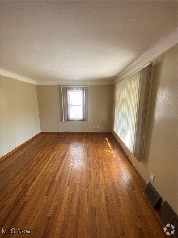 Building Photo - 15405 Corkhill Rd Rental