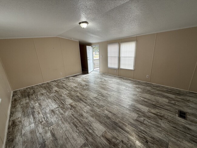 Building Photo - 3213 S Dingle Dr