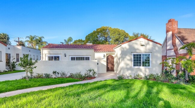 Building Photo - 10281 Dunleer Dr