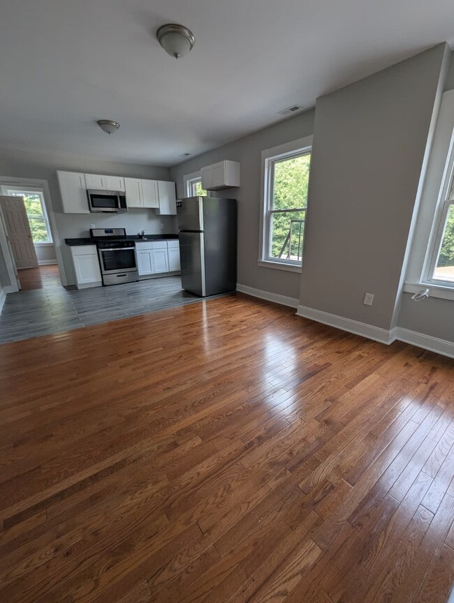 Building Photo - 39 William St Unit 3