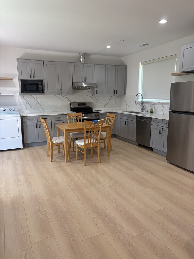 Building Photo - 18812 Pendergast Ave