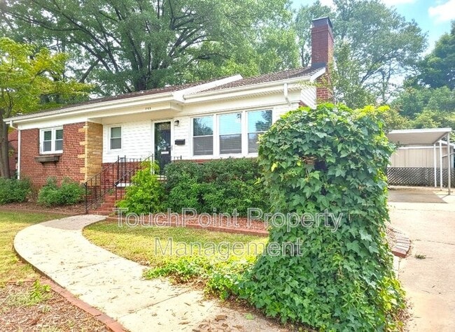 Photo - 1100 Norland Rd