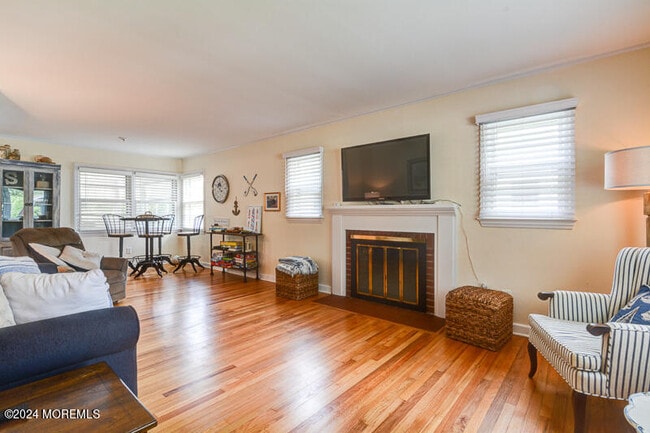 Photo - 419 Jersey Ave