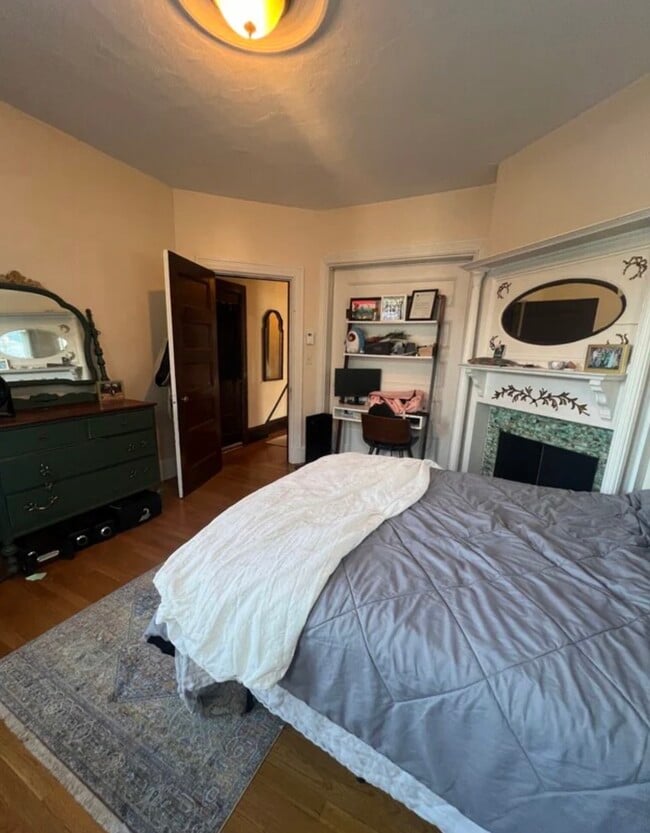 Photo - 18 Whitby Ter Unit 2