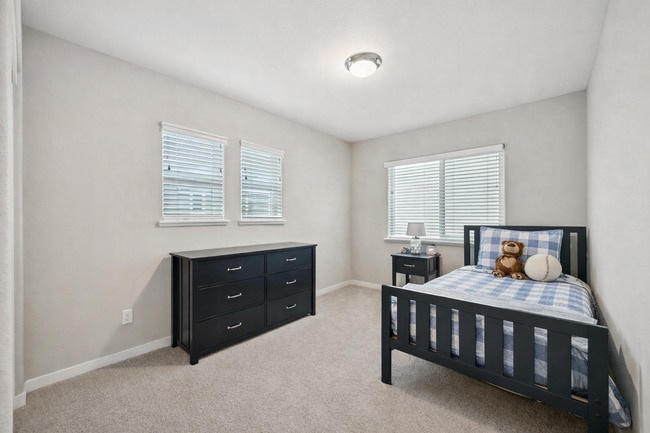 Photo - 816 Wellington Pl