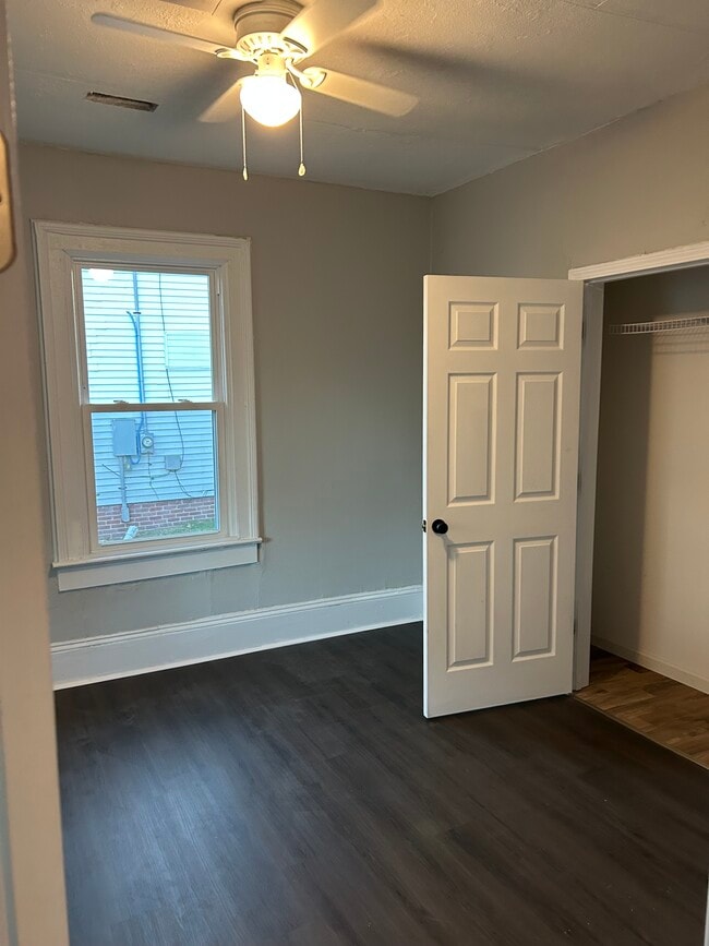 Photo - 1616 Davis St