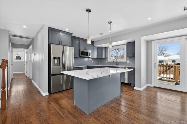 Building Photo - 3103 Falcon Ave